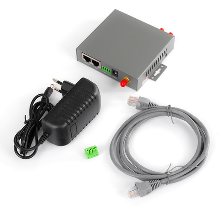 PUCK8 mobile antenna set with SIR321 router