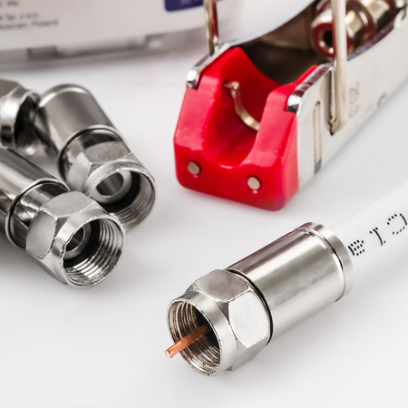 Spacetronik F kompresný konektor TV-FC05 50ks