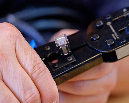 RJ45/RJ11 pass-through crimping machine Jonard UC-4511