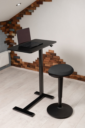 Zestaw regulowany stolik Buddy plus hoker Zippy