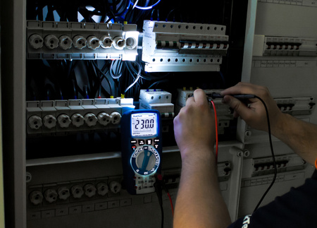 BT LCD TruRMS digitálny multimeter IP67 PeakTech 3445