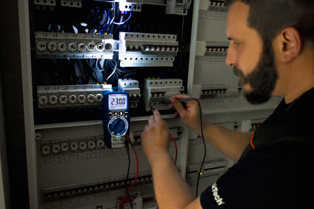 PeakTech 3444 TruRMS IP67 LCD Digital Multimeter