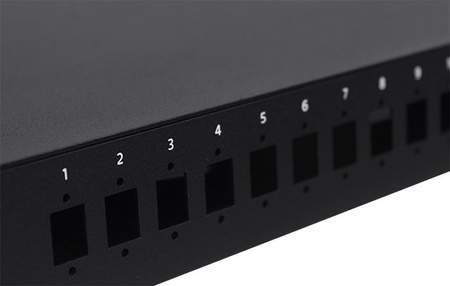 Rozvádzač 19" 1U 24xSC Duplex čierny pevný