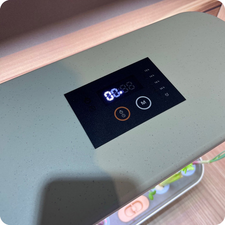 Doniczka do roślin z wyświetlaczem LCD SPGC10W