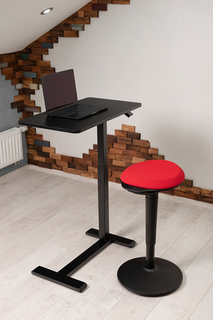 Buddy verstellbares Tischset plus Zippy Hocker