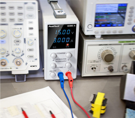 Laboratory power supply 45W 15V 3A PeakTech 6080A
