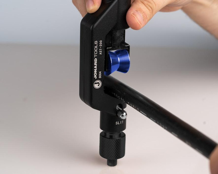 Odstraňovač izolácie káblov JONARD TOOLS CableSaber AST-200