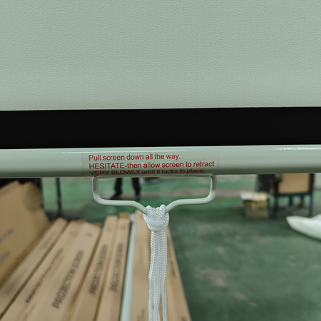 Zestaw ekran reczny uchwyt sufitowy transmiter HDMI pilot