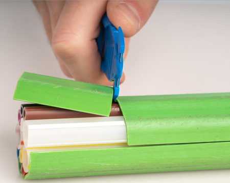 Tool for cutting and removing the microtube cover