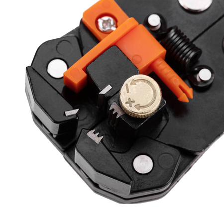 Spacetronik CP-S107 crimping machine