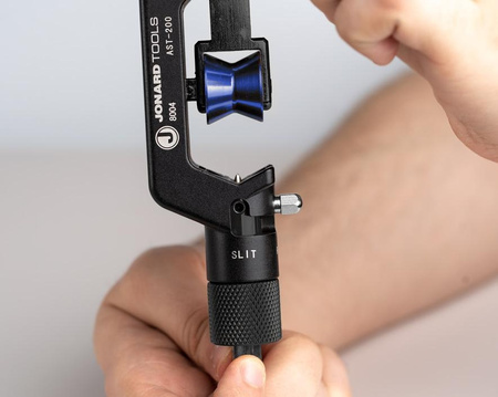 Odizolovací kleště JONARD TOOLS CableSaber AST-200