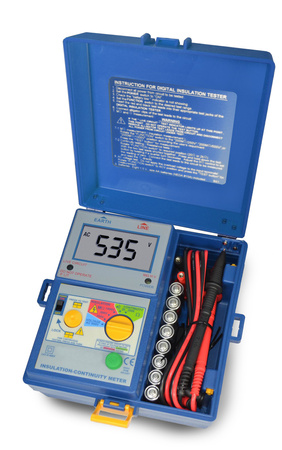 Digitální 1000 V tester izolace PeakTech 2670