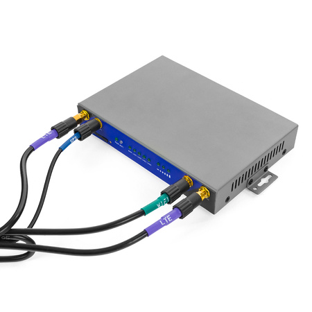 MIMO-3-15B antenna set with SIR451V2 router