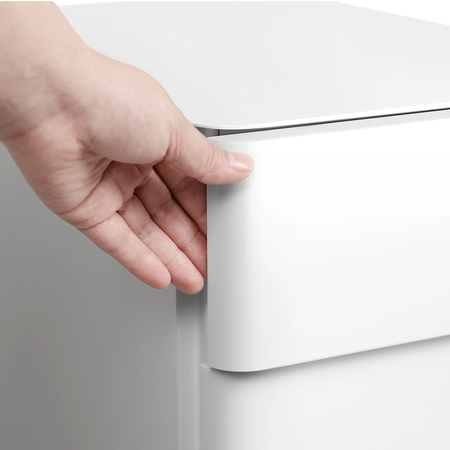 Zestaw do nowoczesnego biura: biurko elektryczne + fotel + szafka biały