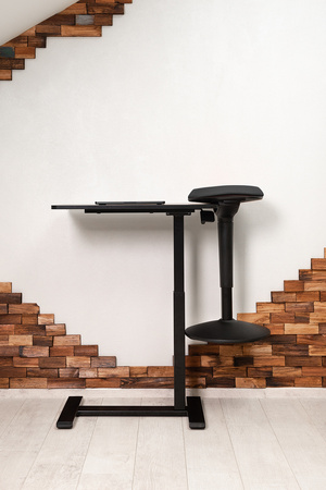 Zestaw regulowany stolik Buddy plus hoker Zippy