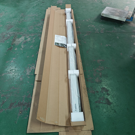 Zestaw ekran reczny uchwyt sufitowy transmiter HDMI pilot